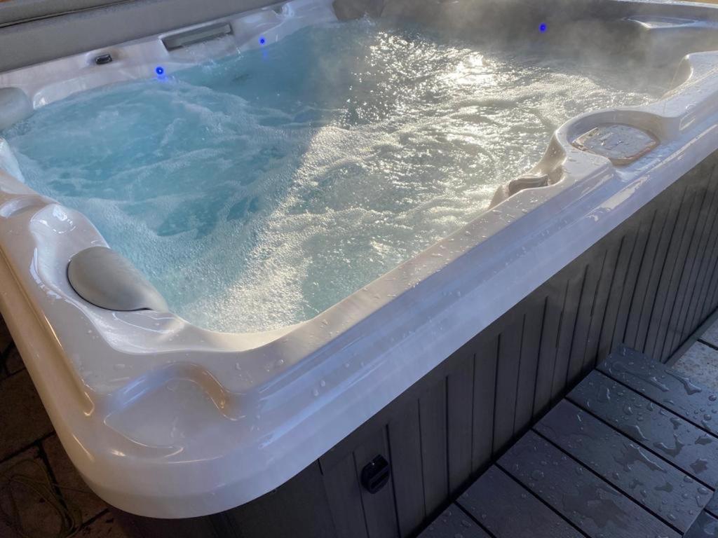 Alpenblick Nahe Muenchen Mit Outdoor Whirlpool - 21 Min Von Muenchen Mit Zug Assling Buitenkant foto